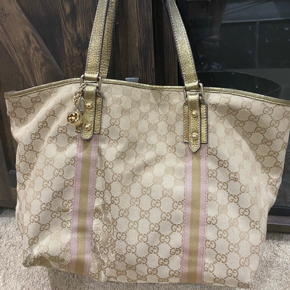 Gucci Handbags - Authentic used Gucci Purse